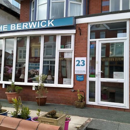The Berwick - Over 40'S Only Blackpool Bagian luar foto